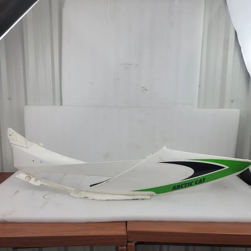 Artisanat hood w/decals - right - white (inc. 2-3 and 5)